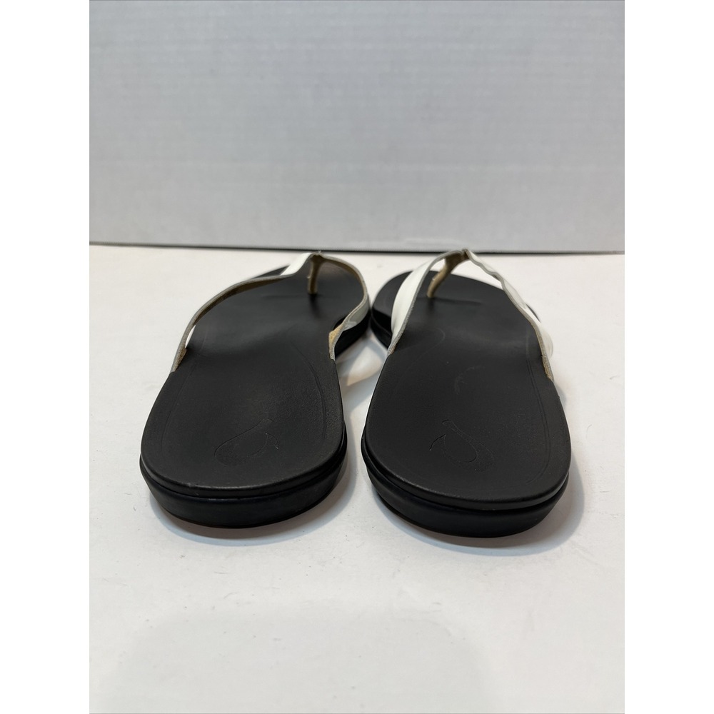 OluKai Black Flip Flops with White Patent Thong- sz 9 - Picture 5 of 13